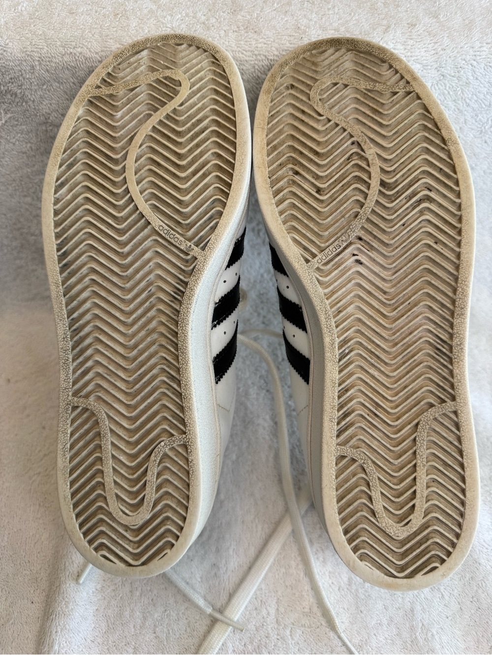 Adidas Originals Superstar White Black Gold Shell Toe Sneaker Womens Sz7 EG4958 - Picture 10 of 10